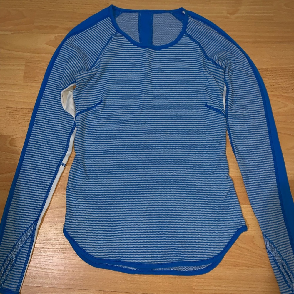 Lululemon women’s blue striped crewneck sweater